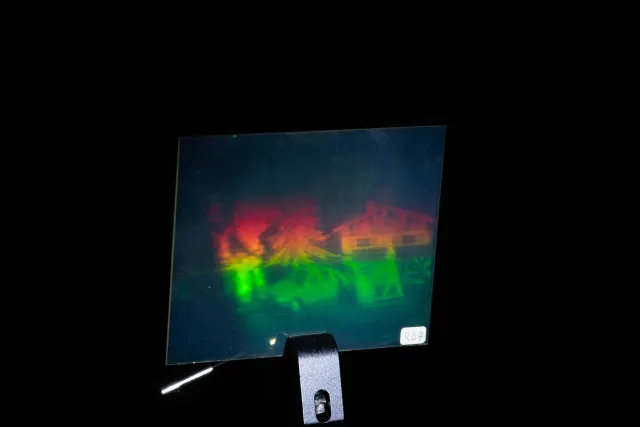 Rainbow hologram in vertical rotation