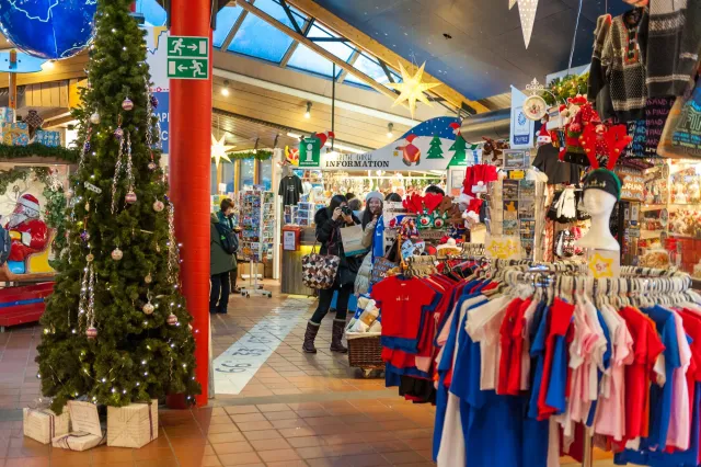 Im Shop des Weihnachtsmanns am Polarkreis