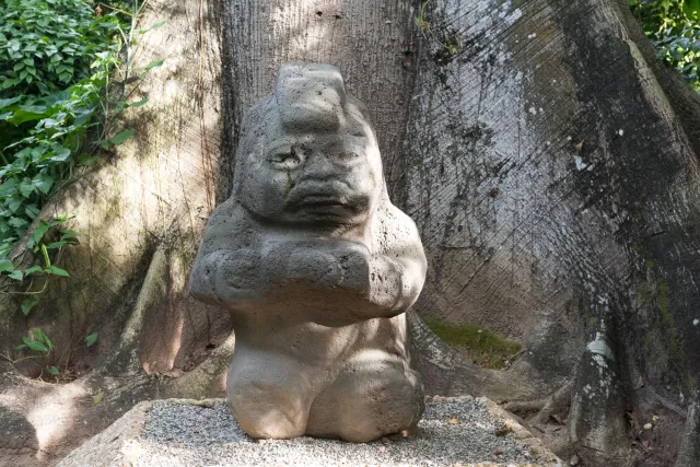 Sculpture "The Grandmother" in the Museo de La Venta