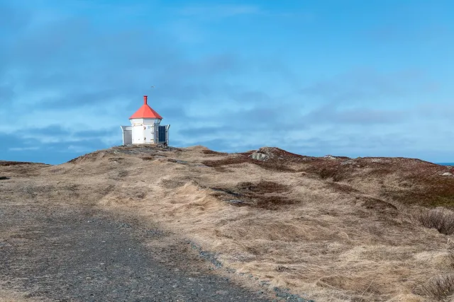 Climbing to the northern lighthouse in the north of Vardøya island