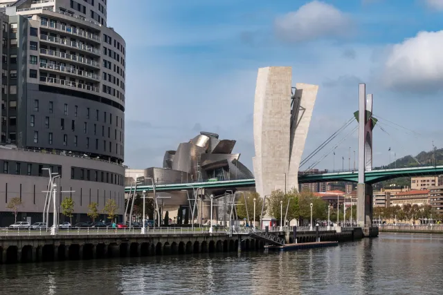 Die Brücken auf dem Weg zum Guggenheim-Museum