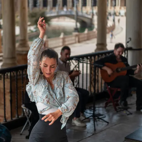 Flamencotänzerin auf der Plaza de España