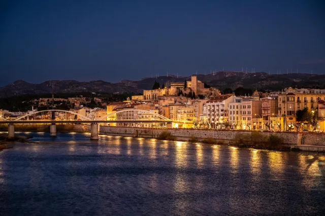 Castillo de la Suda over the River L'Ebre